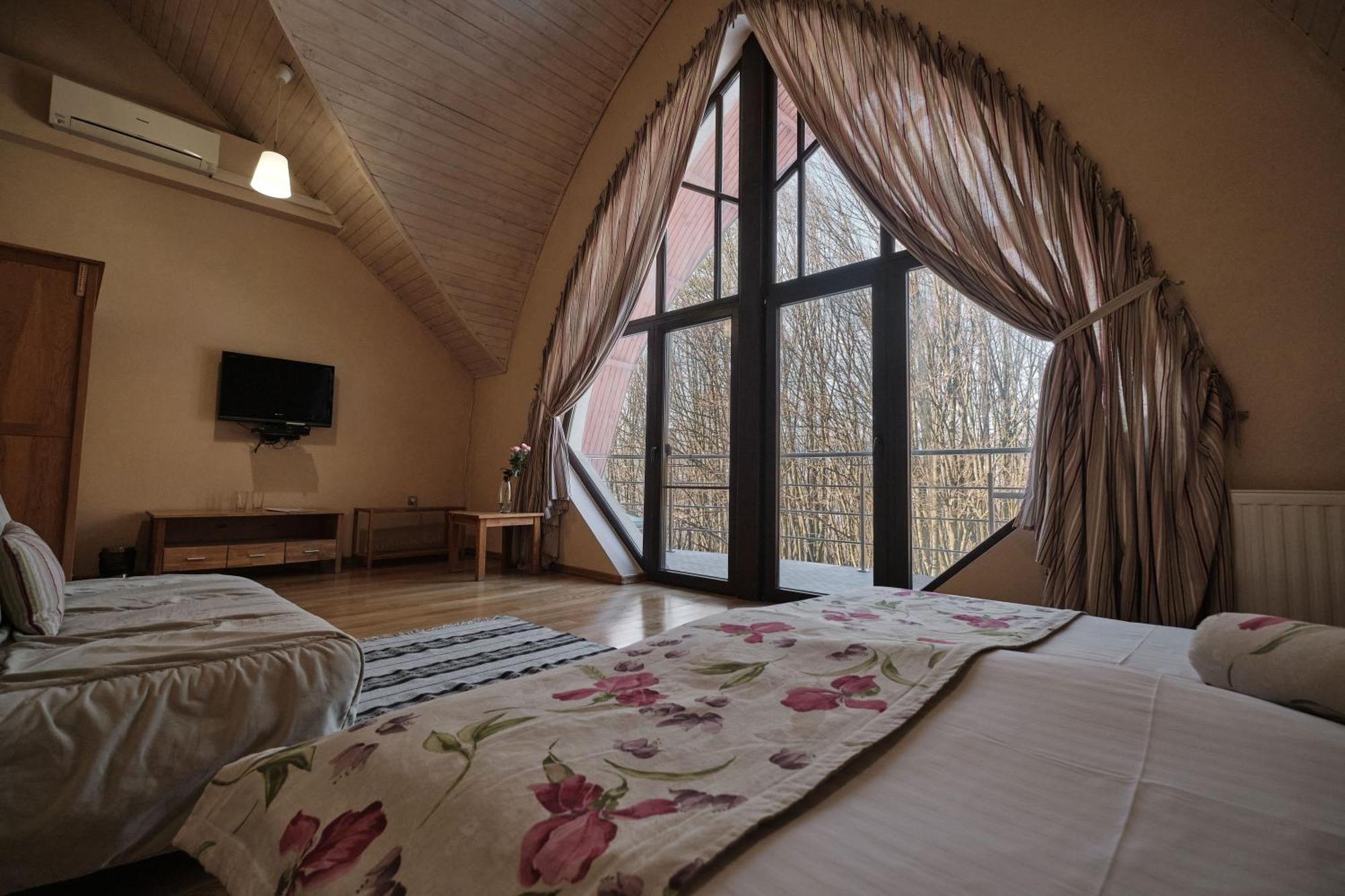 Villa Kvitka Свалява Экстерьер фото